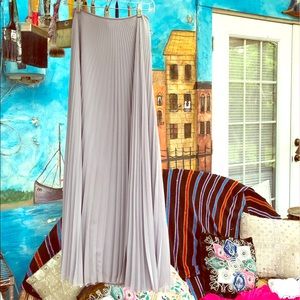 Beautiful long skirt Express size 00